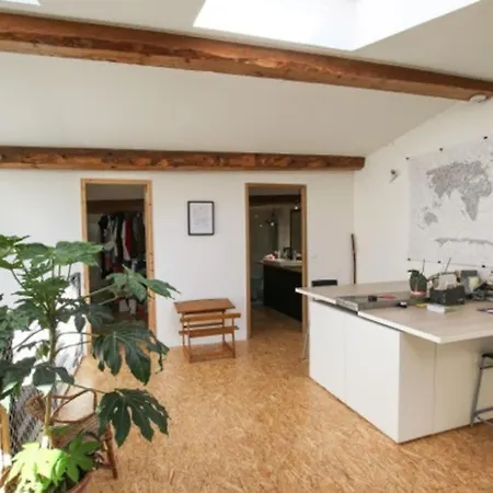 Maison D'architecte Sur Jardin Verdoyant Дом отдыха
