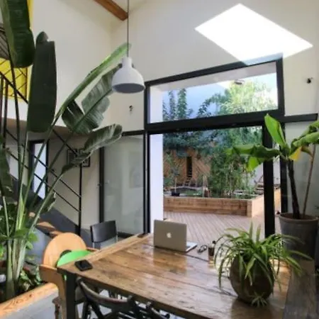 Maison D'architecte Sur Jardin Verdoyant Дом отдыха *